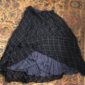 Maxi skirt in double crepe reversible black and lavender chiffon elastic waist